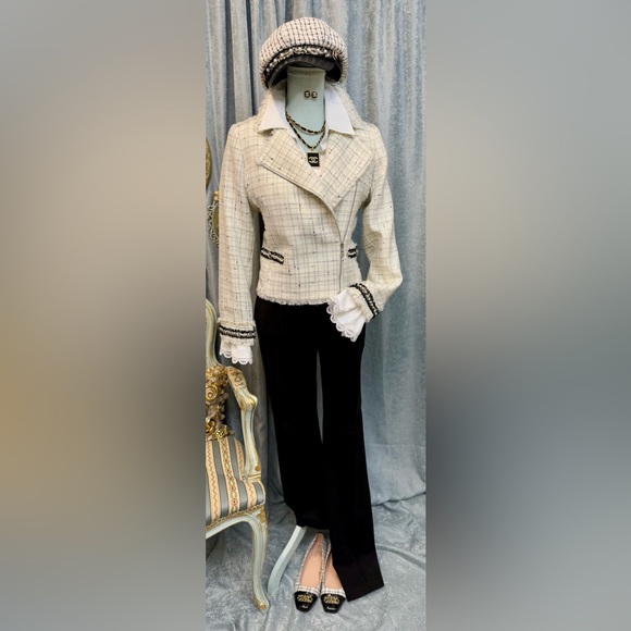 Elegant Cream Black Plaid Tweed Jacket with Hat - Picture 1 of 10